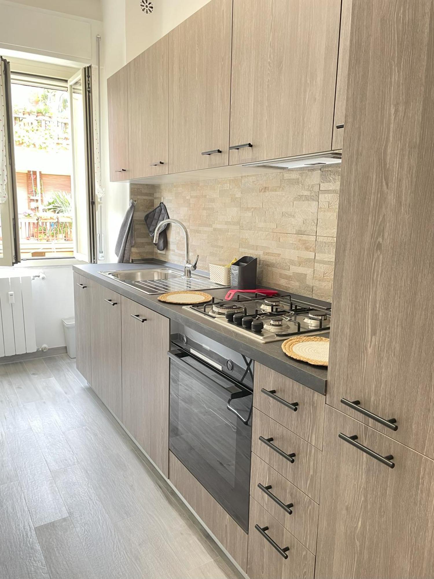 Moderno 85mq Con 2 Bagni E Posto Auto Privato Apartamento